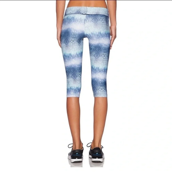 NUX Rio Capri Leggings Chameleon Ombré athletic Activewear Summer Crop Size S - Picture 2 of 8